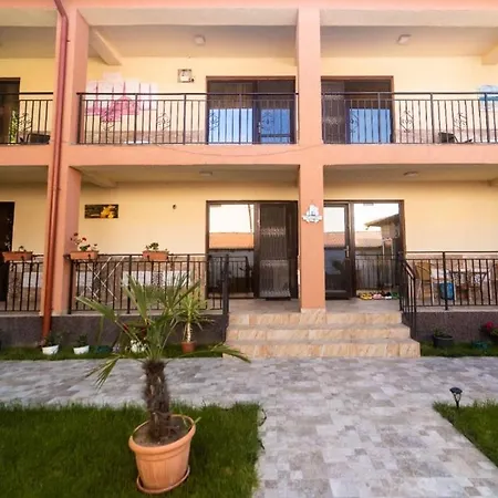 Guest house Casa Daymar 4*